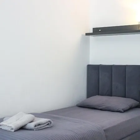 208 Lumina Shores * Durrës