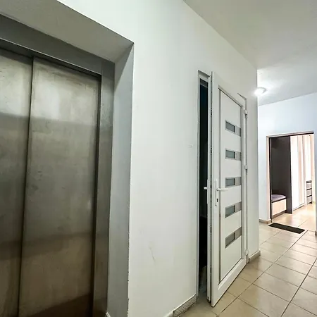 208 Lumina Shores Apartment
